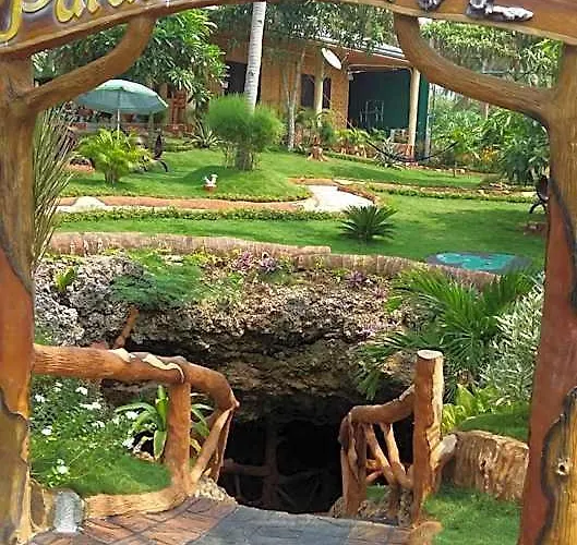 Paraiso Cave & Restaurant & Hotel